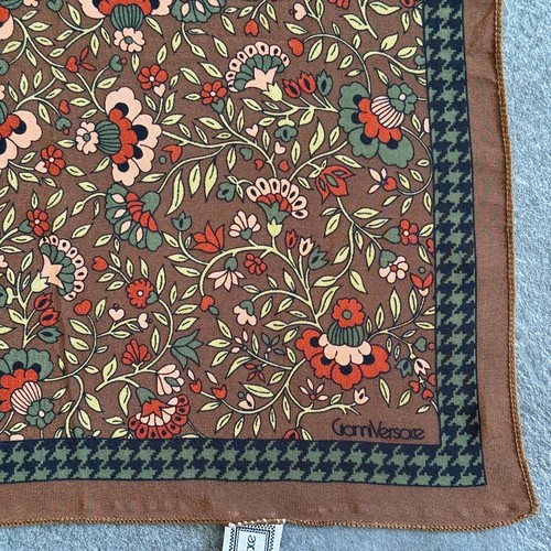 GIANNI VERSACE 80's brown silk pocket square handkerchief Floral print size 12" - Picture 15 of 18