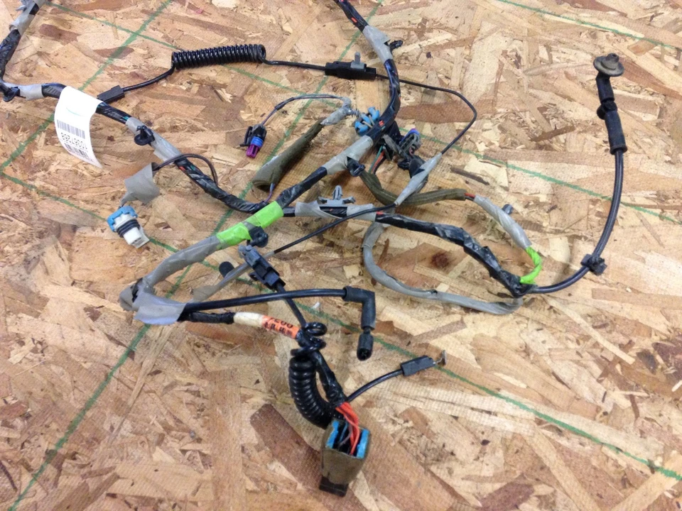 Isuzu Ascender 2005 puerta levadiza arnés de cableado 2003-2008 Foto 3 de 4