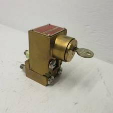 The Superior Interlock S105813Y Lock Brass 2 Peices Yale 16488 w/ Hardware & Key