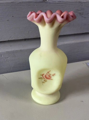 (1) Satin Rose Burmese 7" Vase Signed Pinched Ruffle Painted Pink Roses Glows