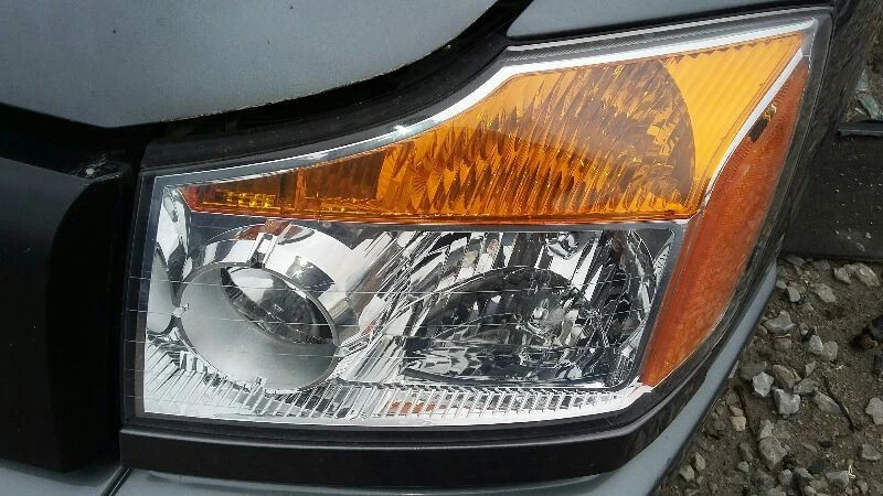 Conjunto de faros izquierdos usados se adapta a: Nissan Titan 2014 grado A izquierdo Foto 2 de 4