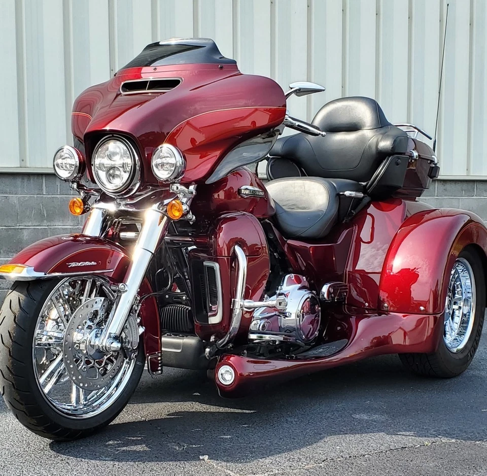 RUEDAS HARLEY TRI GLIDE CROMADAS / RÉPLICA DELANTERA 18"" / INTERCAMBIO TAPACUBOS BABY MOON Foto 2 de 4