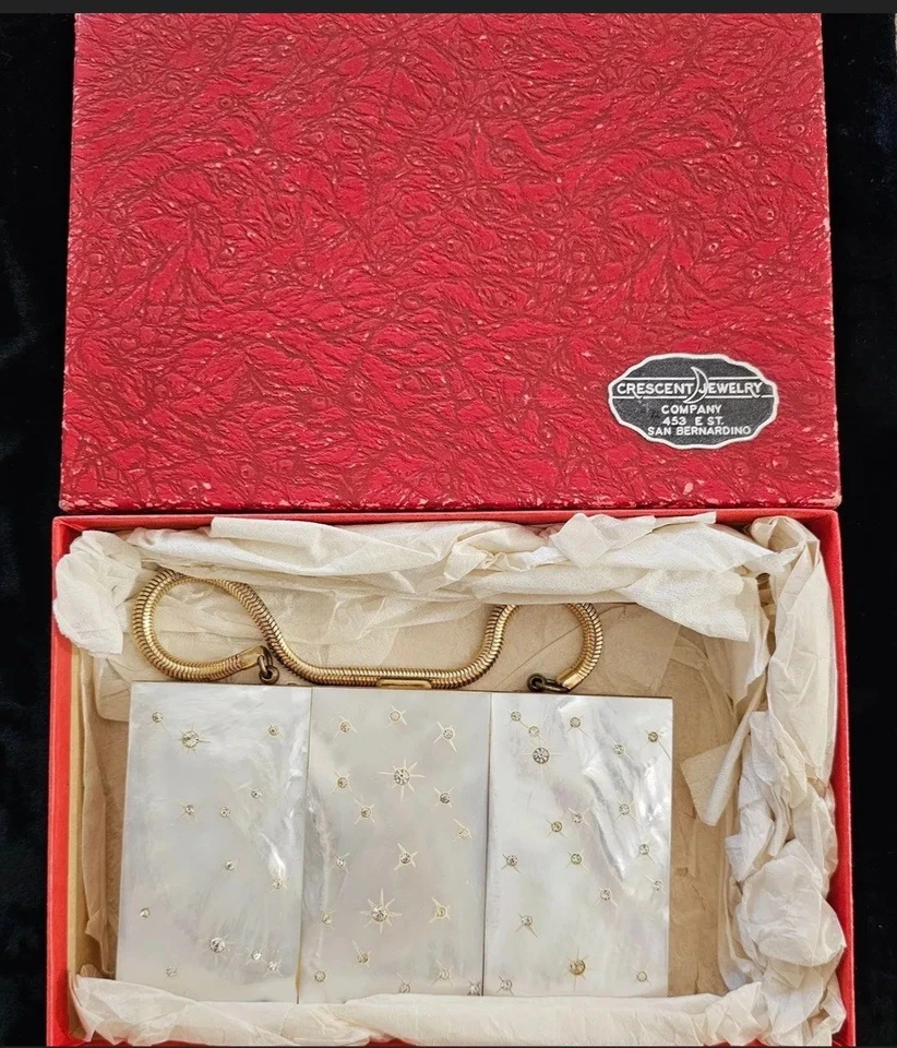 Cartera compacta vintage de madreperla de los años 50 y caja joyería media luna Foto 3 de 4
