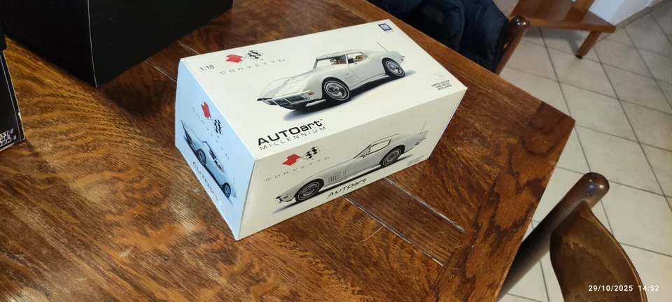 Chevrolet Corvette C3 Stingray 1970 Autoart scala 1/18 - Immagine 3 di 4