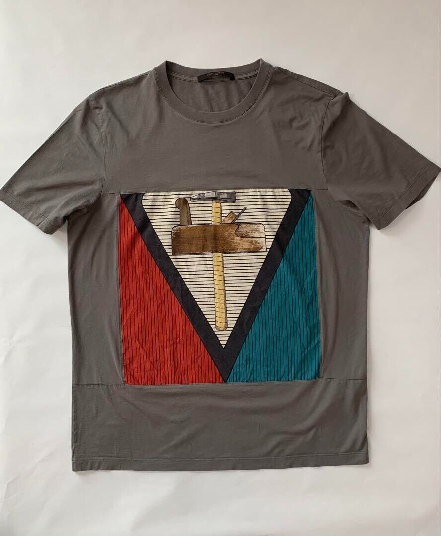 LOUIS VUITTON Hammer Gaston V Epi T-shirt XL Gray authentic LOUIS VUITTON Hammer Gaston V Epi T-shirt XL Gray authentic