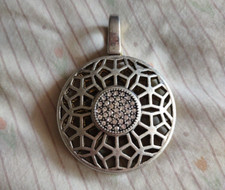 Premier Designs Second Act Pendant