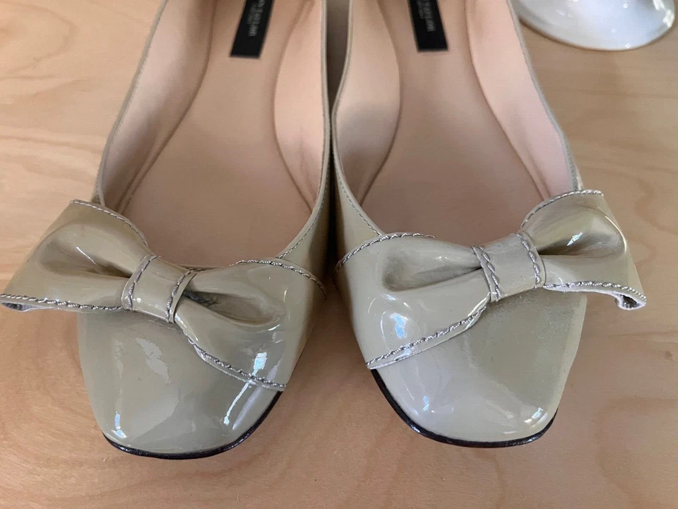 Zapato de vestir cómodo de charol con moño de ballet de tacón bajo Ann Taylor talla 7 Foto 2 de 4