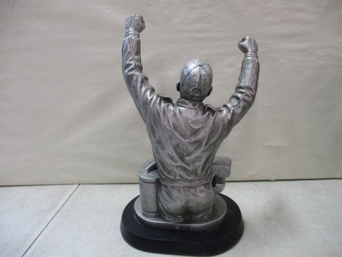 Busto scolpito Vittoria Dale Earnhardt - Foto 2 di 6