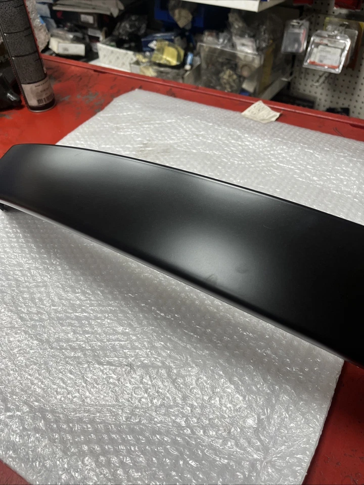 Carénage latéral droit VESPA 125 , 250 , 300 GTS , GTV 2006-2018 621138 - Photo 3/4