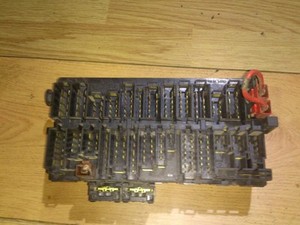 357937039 Sicherungskasten Steuergerät  Volkswagen Passat DE58883-01