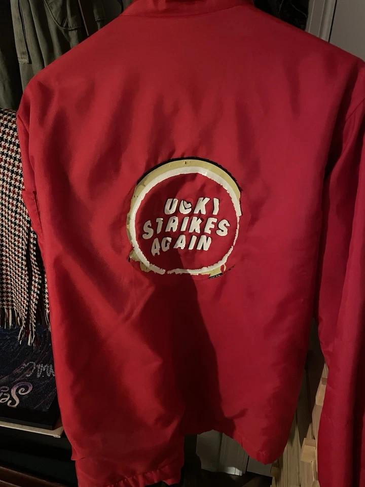 Chaqueta de corredor de tabaco rara vintage años 70 Lucky Strikes Again publicidad de cigarrillos Foto 2 de 2