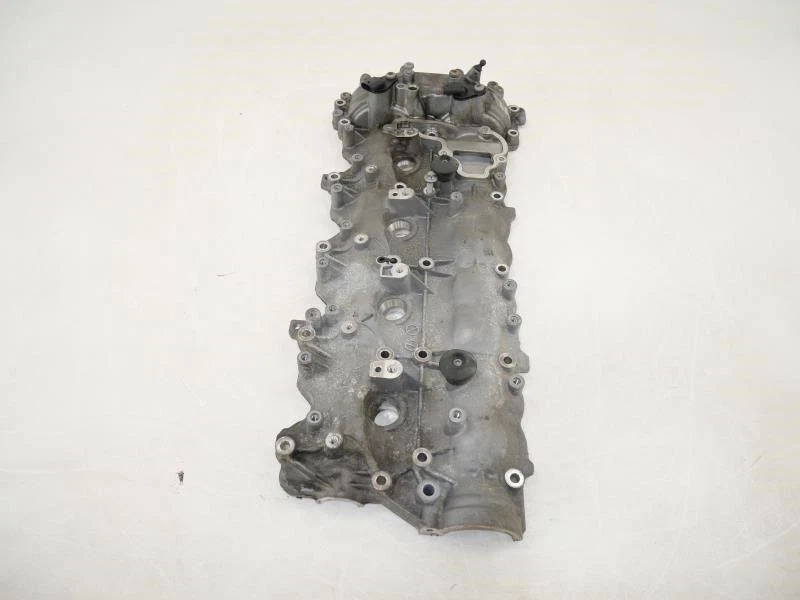 Cubierta de válvula del lado del conductor izquierda izquierda del motor Mercedes-Benz CLS550 2012-2018 FABRICANTE DE EQUIPOS ORIGINALES Foto 2 de 4