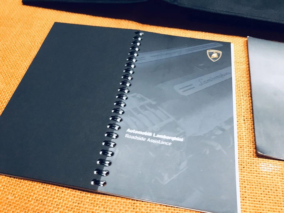 Lamborghini Gallardo Spyder 2007 manual del propietario + estuche 512 hp 5,0 L V10 convertible Foto 4 de 4