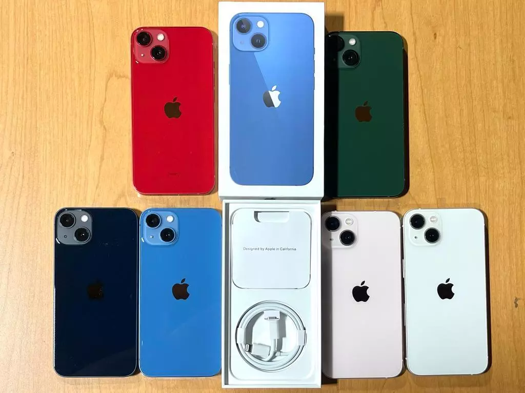 Apple iPhone 13 256GB A2482 (Fully Unlocked) All Colors - Excellent  Condition