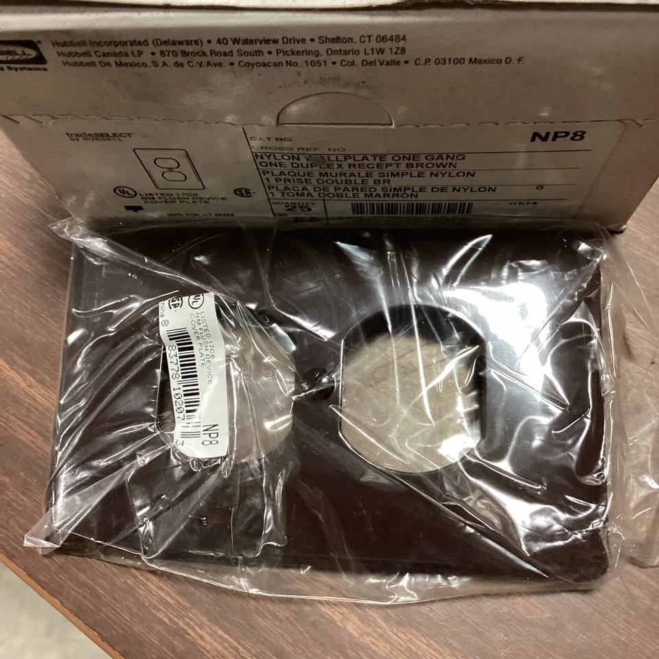 Placa de pared de nailon Hubbell marrón 1 velocidad uno dúplex NP8 Foto 2 de 4