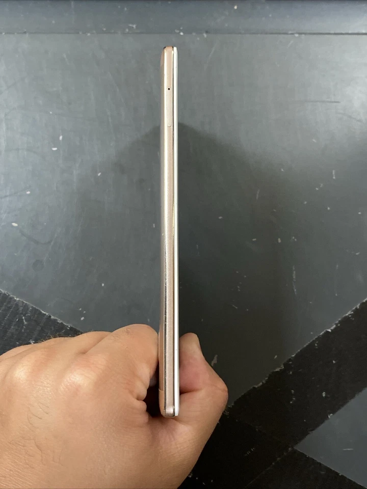 Blu Vivo 5R oro blanco y rosa Foto 3 de 4