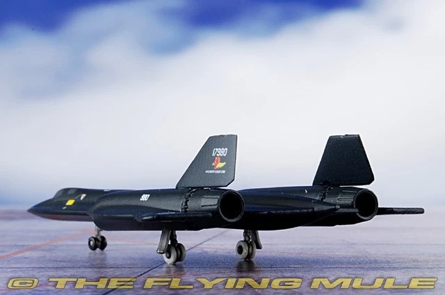 Dragon Models 1:400 SR-71A Blackbird USAF 9th SRW Rosemary's Baby-San - Image 2 of 4