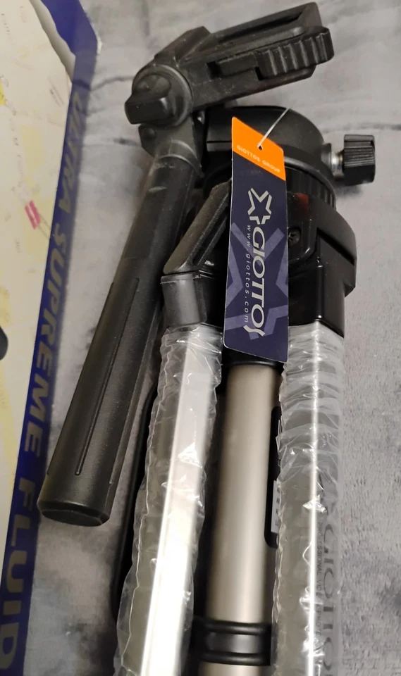 Giottos IY-442 Professional Video Photo Fluid Action Tripod - Open Box - Image 2 of 4