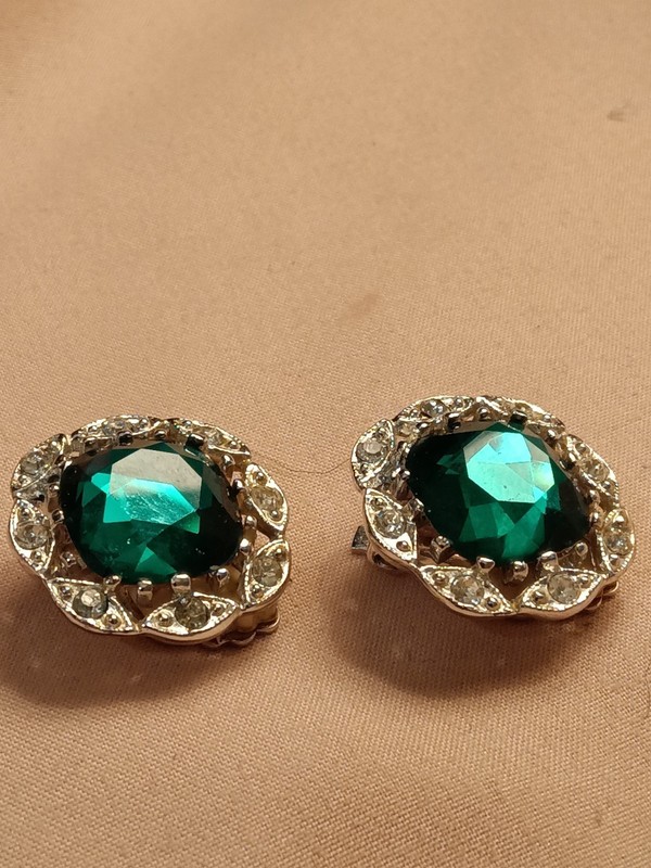 Vintage Sarah Coventry "Kathleen" Clip Earrings Emerald Diamond Rhinestones 1964