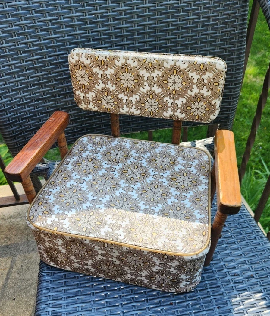 Vintage Retro 1970's Tan & Yellow Child Baby Vinyl wood Booster Seat Chair READ