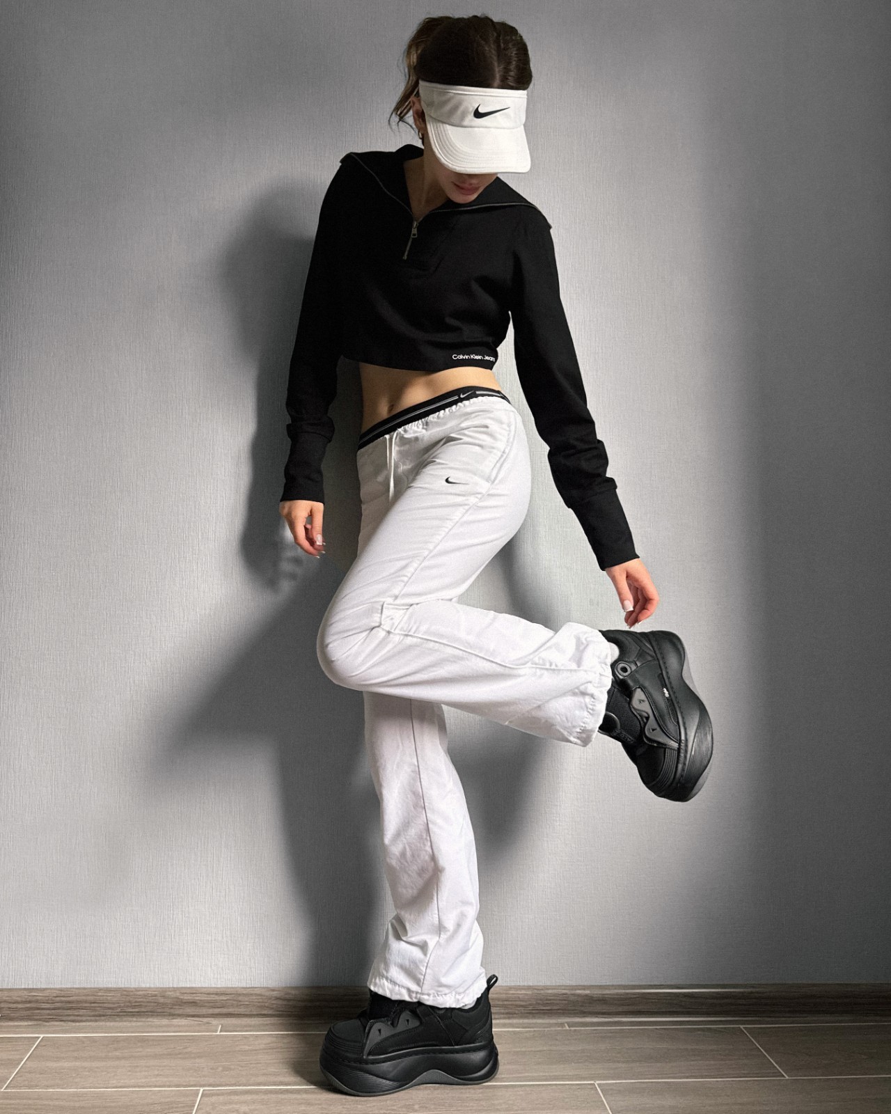 Nike Vintage Women's  Emproidered Logo Nylon Track Parachute Pants