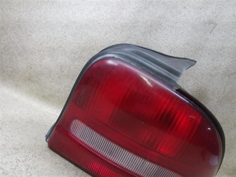 Luz trasera derecha pasajero compatible con Dodge Neon K48-187472 95-99 Foto 4 de 4