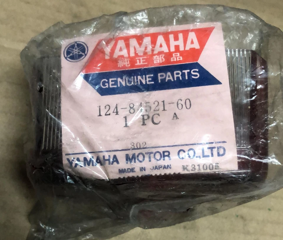 LÁMPARA TRASERA LENTE YAMAHA YDS2 YDS3 YM1 YA6 YL1 YG1 MG1 YDT1 124-84521-60-00 N.O.S Foto 3 de 4
