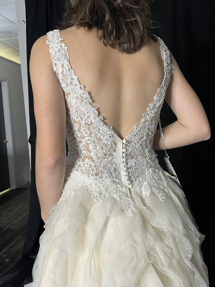 Vestido de novia Jasmine Couture talla 6 nuevo con etiquetas Foto 4 de 4