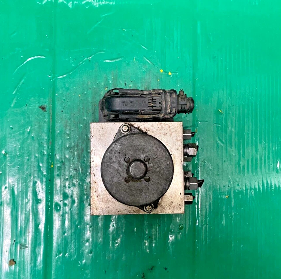 Jeep Grand Cherokee 2011 y Dodge Durango 2011 módulo ABS y bomba 04779707AE Foto 4 de 4