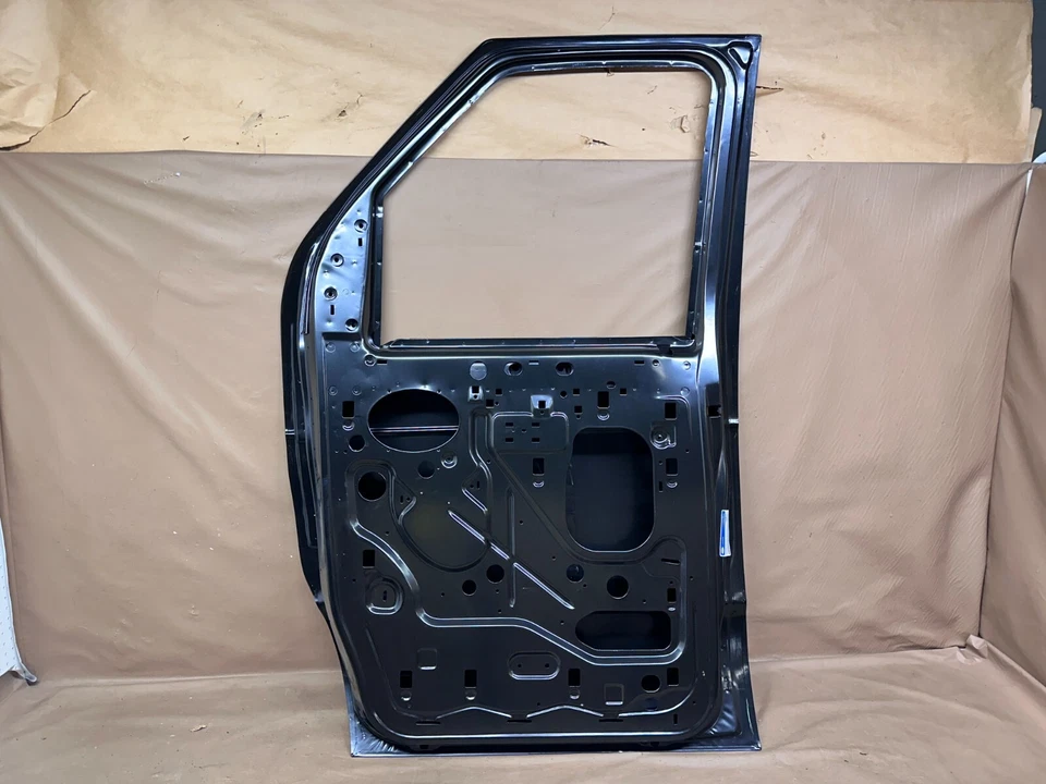NEW Ford E-350 Super Duty 2002-2024 Ford 6C2Z1520124B Front Right Door Shell OEM Foto 4 de 4