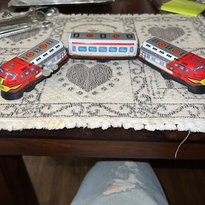 Bai Bao Tin Wind Up Train - 3 Rail Road Cars                5622