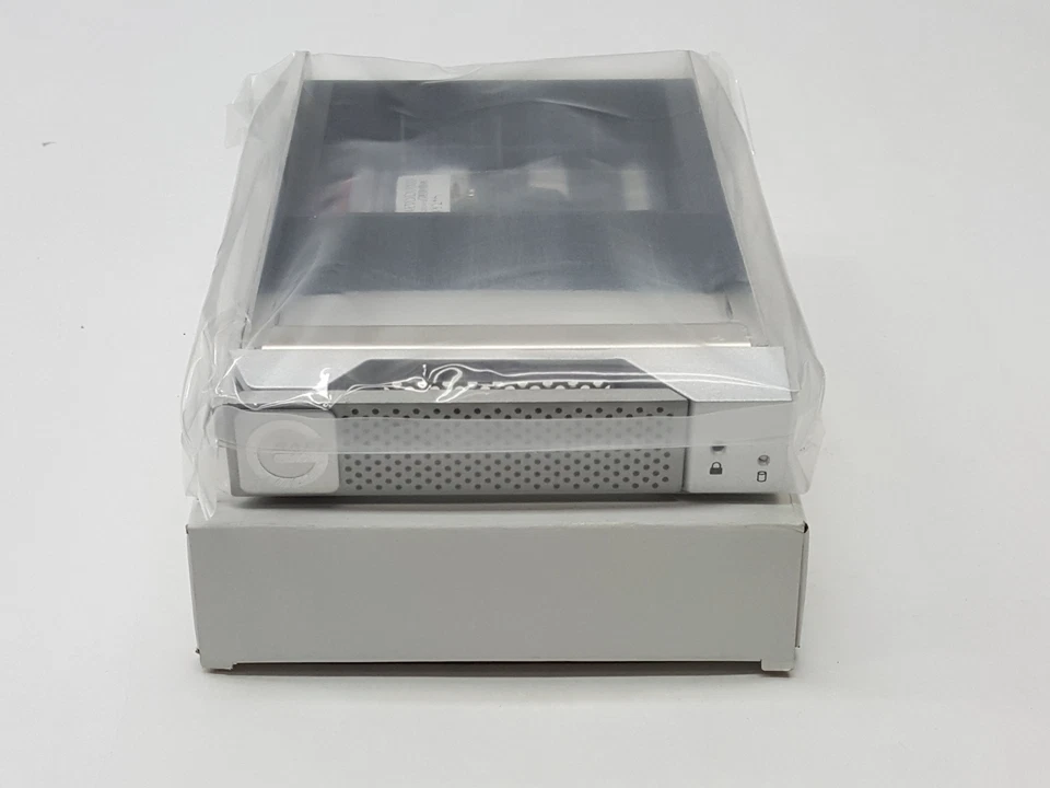 LOT 4 NEW G-TECHNOLOGY G-SPEED Q eS G-SAFE 3.5" HARD DISK DRIVE CADDY SLED - Image 3 of 4