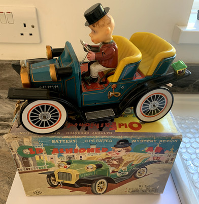 TN TOYS VINTAGE ALTMODISCHES BATTERIEBETRIEBENES MYSTERY-AUTO - JAPAN