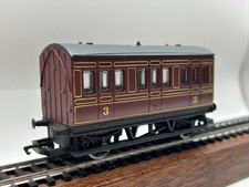 OO Hornby R468 LMS 4 Wheel Coach - (GOOD)