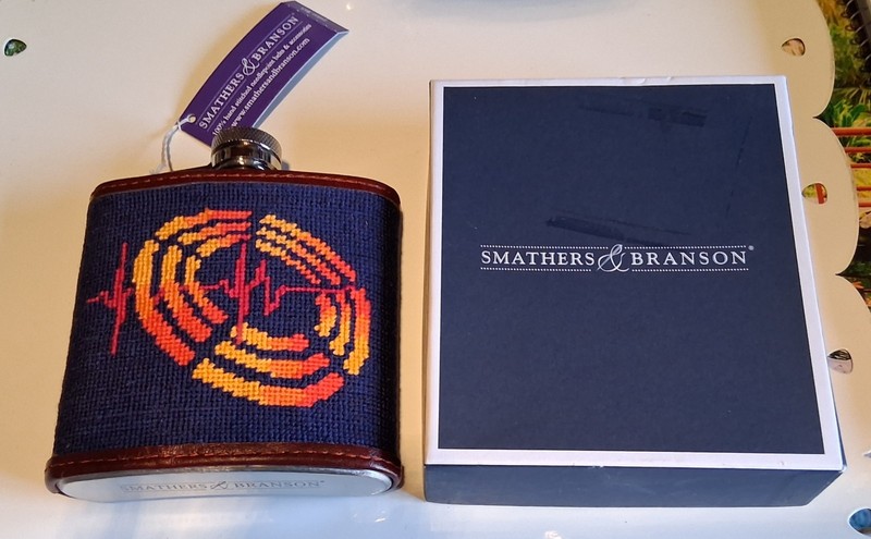 Smathers Branson Blue and White Plaid Needlepoint Flask with Leather Trim ❤️