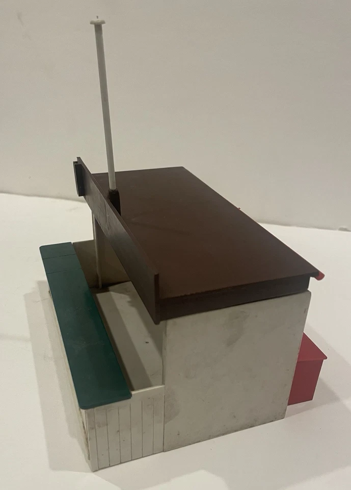 Scalextric 1970’s Racing Pit building with original box. MM /A202 - Image 3 of 4