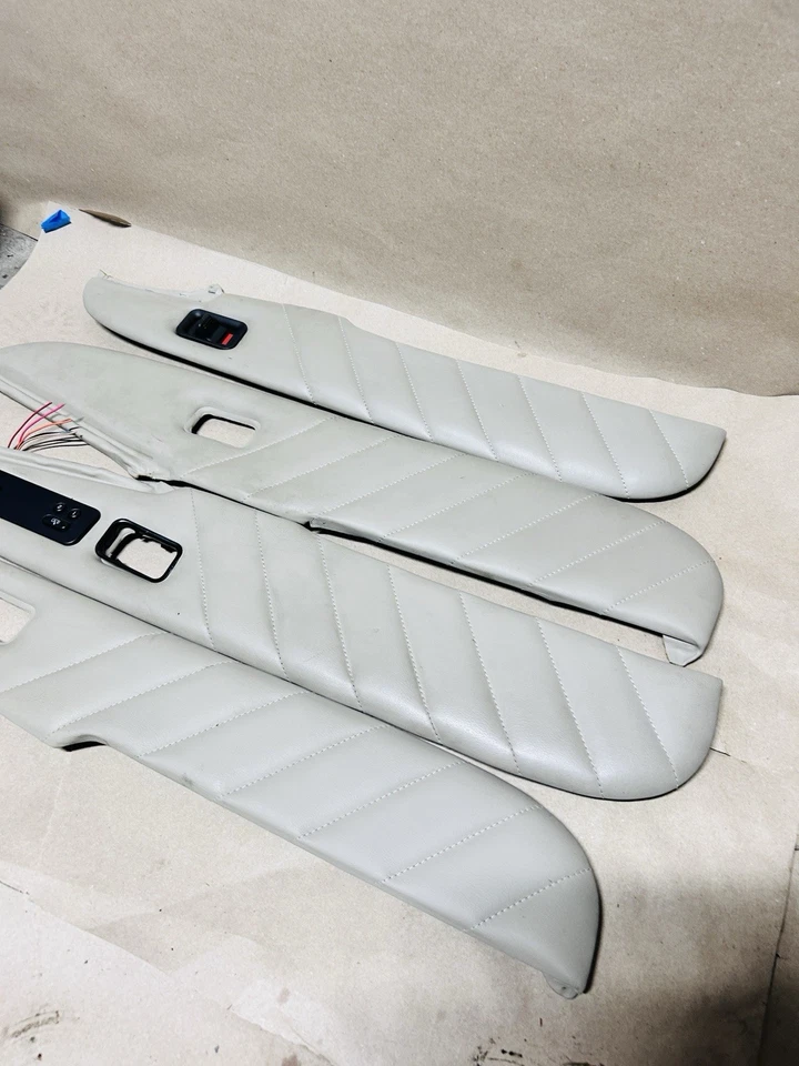 Вставки верхние для дверной панели 2004-2006 Cadillac Escalade ПЛАТИНА СЛАНЦЕВО-КОРИЧНЕВЫЕ от оригинального производителя - Изображение 2 из 4