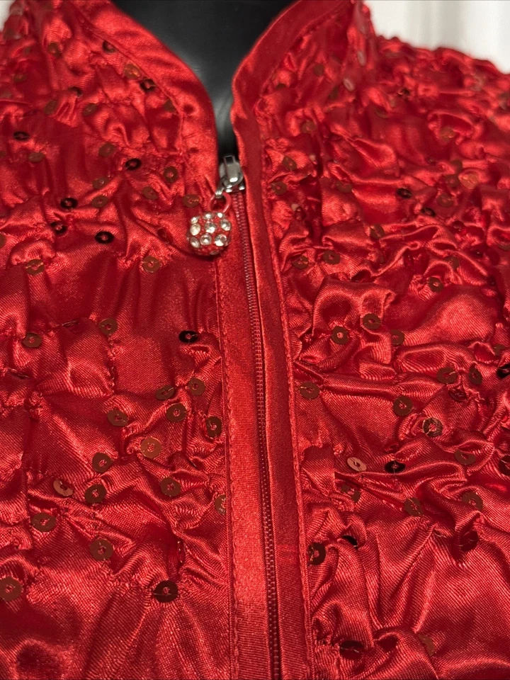 MSK 红色亮片皱褶拉链夹克 M 码缎面弹力晚装上衣温柔爱 — 第 2/4 张图片