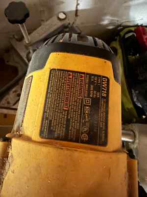 dewalt dw718 12'' sliding compound miter saw with Dewalt blade laser