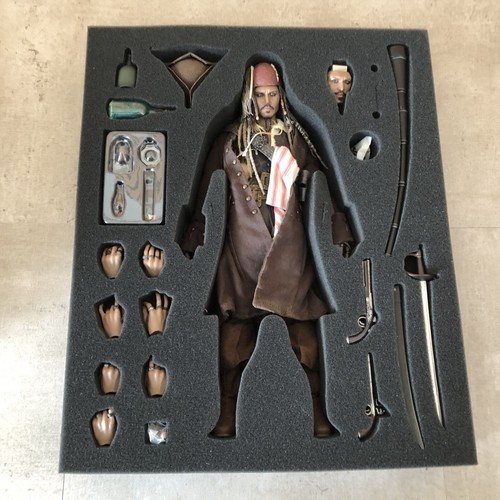 Captain Jack Sparrow Pirates Of The Caribbean DX06 Hot Toys Open-Box - Picture 8 of 20