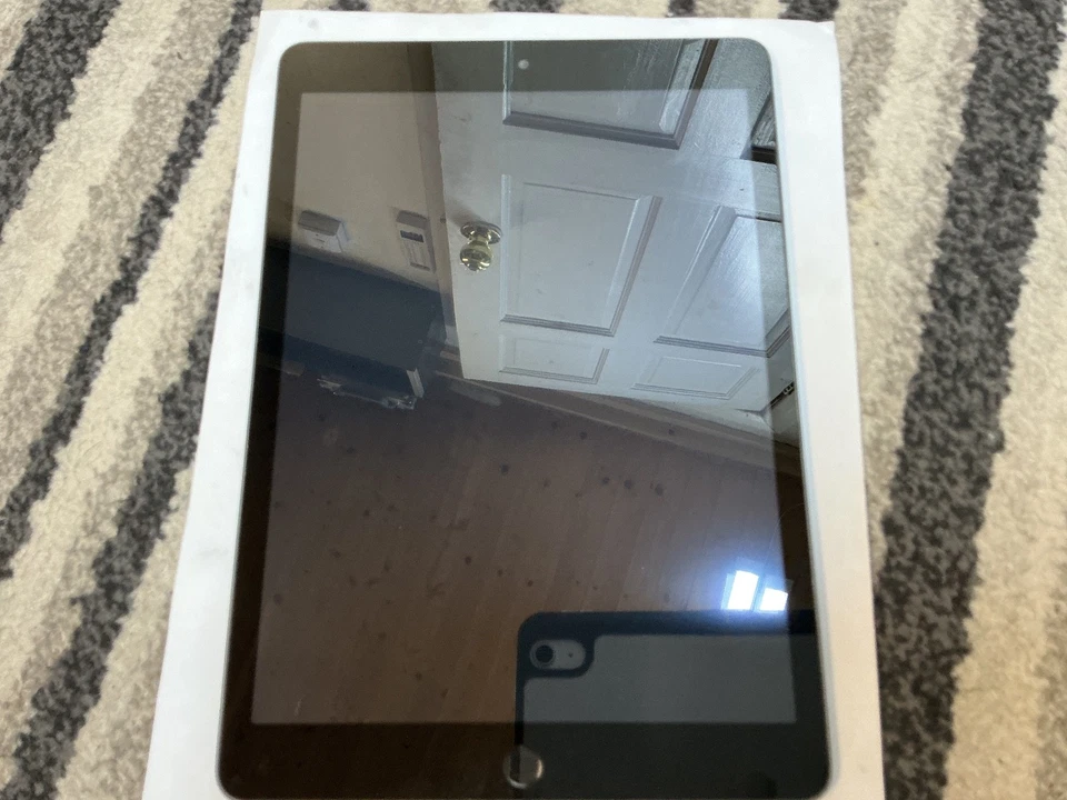 Apple iPad 7th Gen 10.2" A2197 Space Grey Wi-Fi 32GB 3GB Ram 8MP iPadOS Tablet - Image 4 of 4