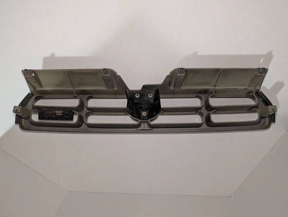 Parrilla Subaru Legacy Outback 1997 a 1999 OEM L9591 DG Foto 4 de 4