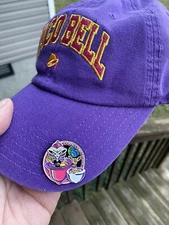 Taco Bell Hat Pin Earth 1997 Evil Sam Chihuahua Dog Alien UFO SEE MY OTHER ITEMS