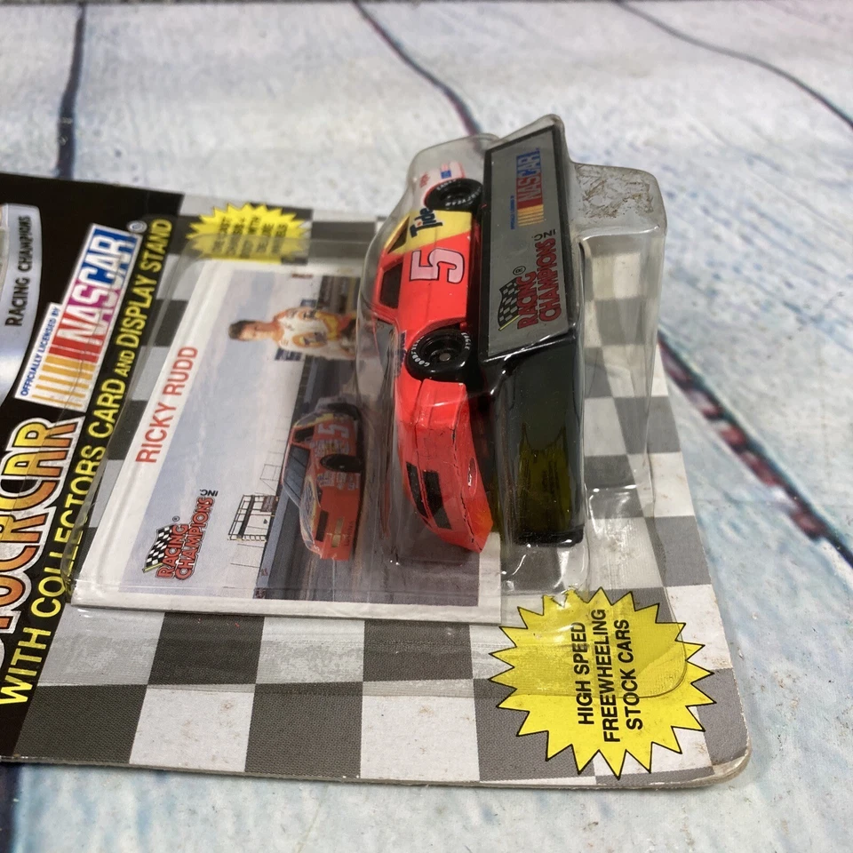 Литой винтажный автомобиль Ricky Rudd No5 Tide 1992 Nascar масштаб 1:64 запечатанный - Изображение 3 из 4