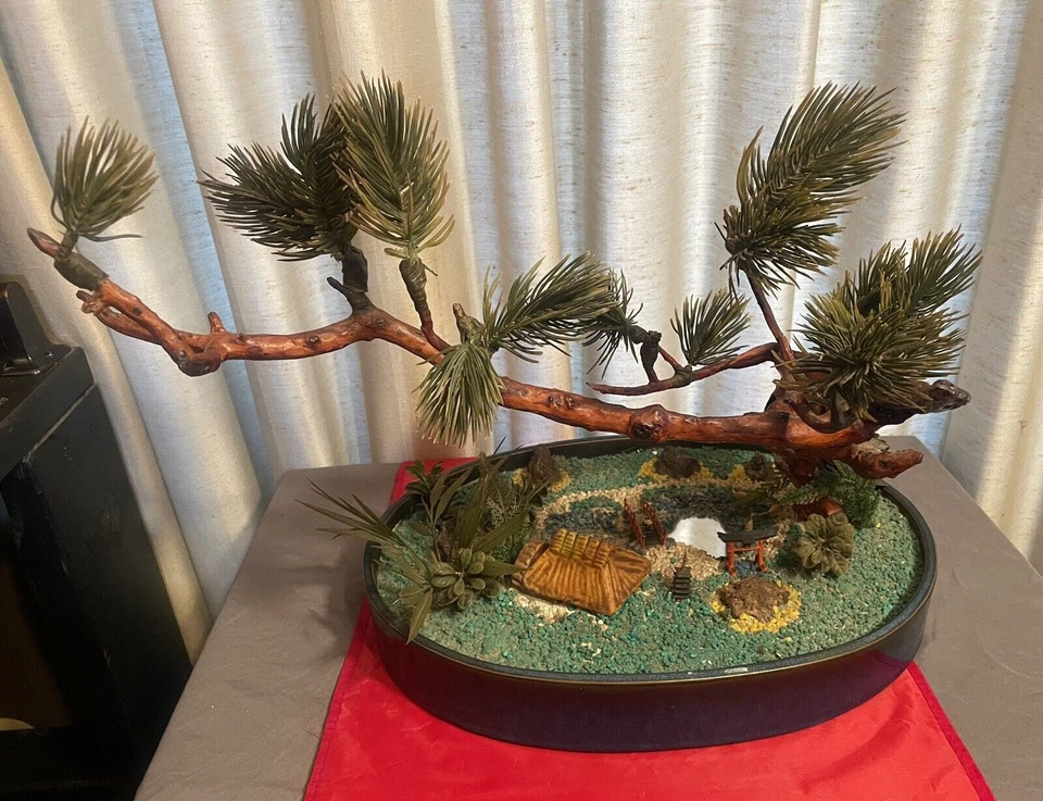 ENORME diorama de jardín zen asiático: árbol, cabaña, estanque, figuras de 20” de largo x 15” de alto Foto 2 de 4
