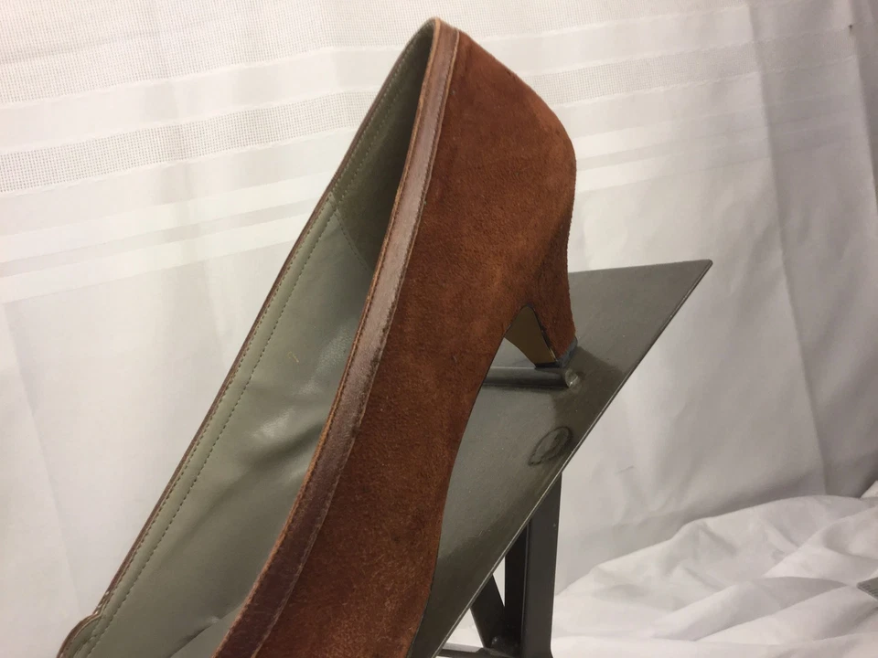 Zapatos de Vestir Pappagallo Bombas Talla 9.5 N Marrón Gamuza Hechos en España Como Nuevos YGI Foto 4 de 4