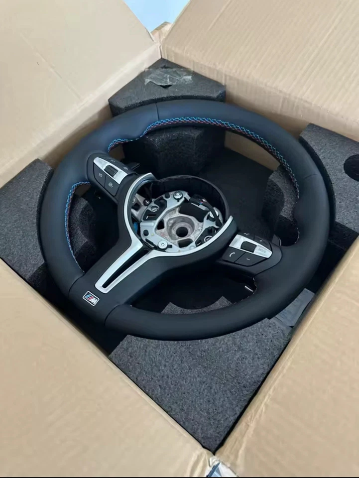 Volante BMW M SPORT F30 F32 F22 F15 F16 M3 M4 M2 X1 X5 X6 2012-2018 320i Foto 3 de 4