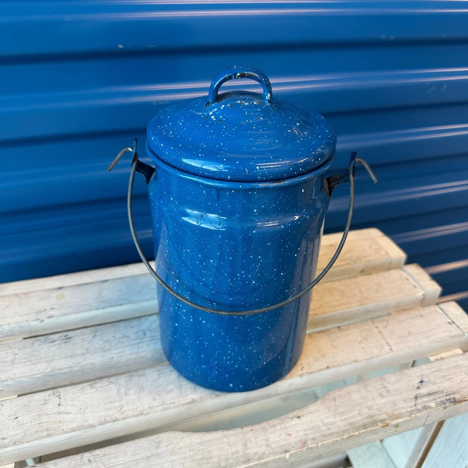 Juego de utensilios de cocina de fogata de esmalte moteado azul de colección taza ollas rústicas Foto 4 de 4