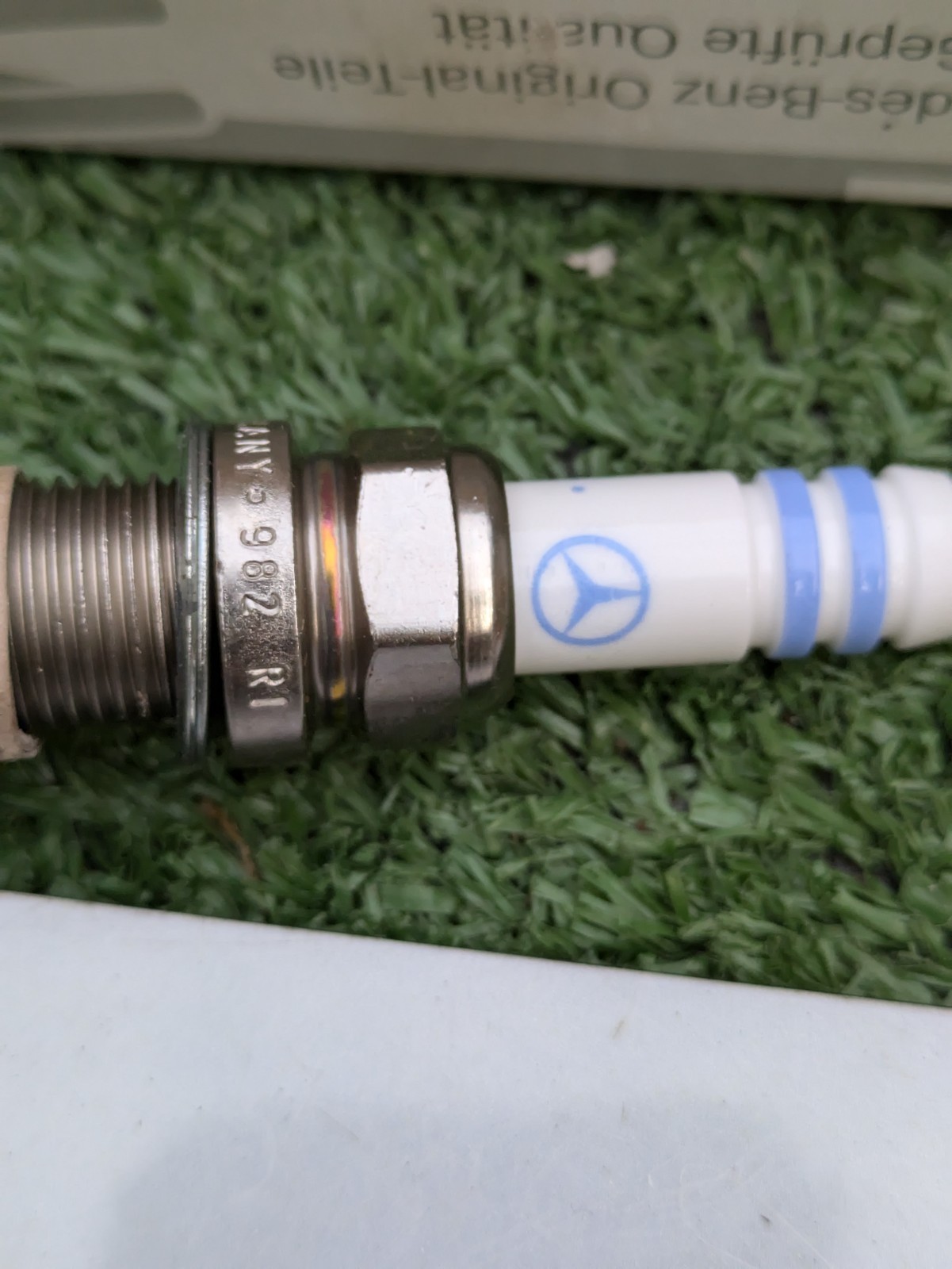 1x New Genuine Original Mercedes Spark Plug A003159780326 Bosch F7KTACR 982 R1