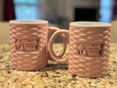 Silver Buffalo Strawberry Shortcake Basket Embossed Ceramic Mug Set of 2 NEW